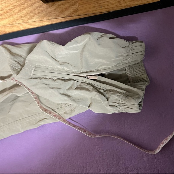 Lululemon Mid-Rise Jogger - Picture 7 of 8